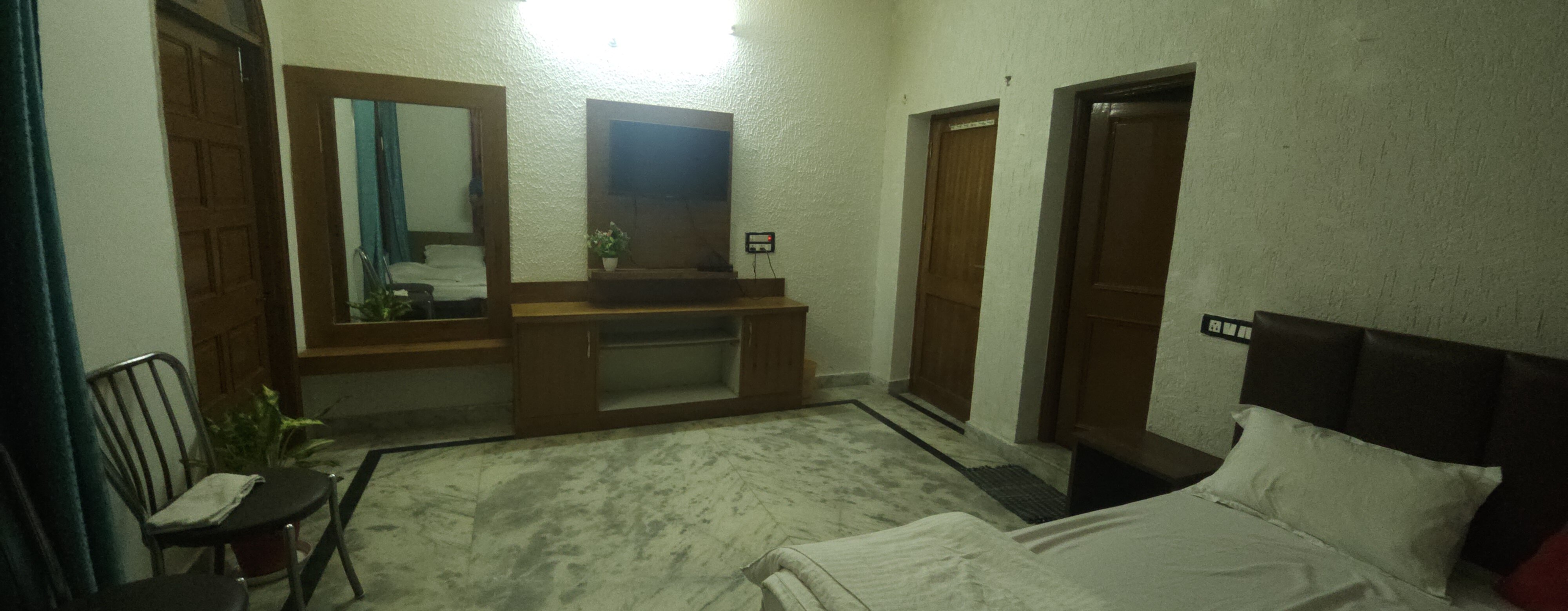 Super Deluxe Family Room 105 view